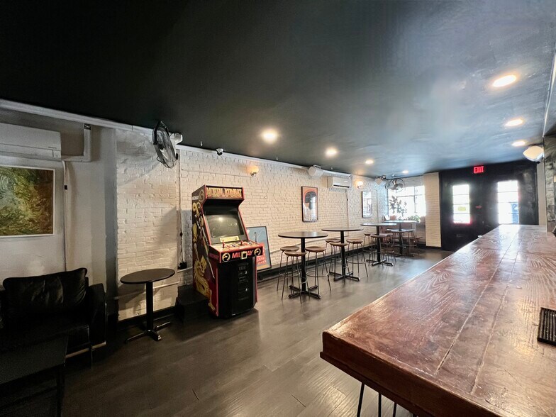 More Photos Of 66 Greenpoint Ave, Brooklyn Storefront Retail Office For Lease