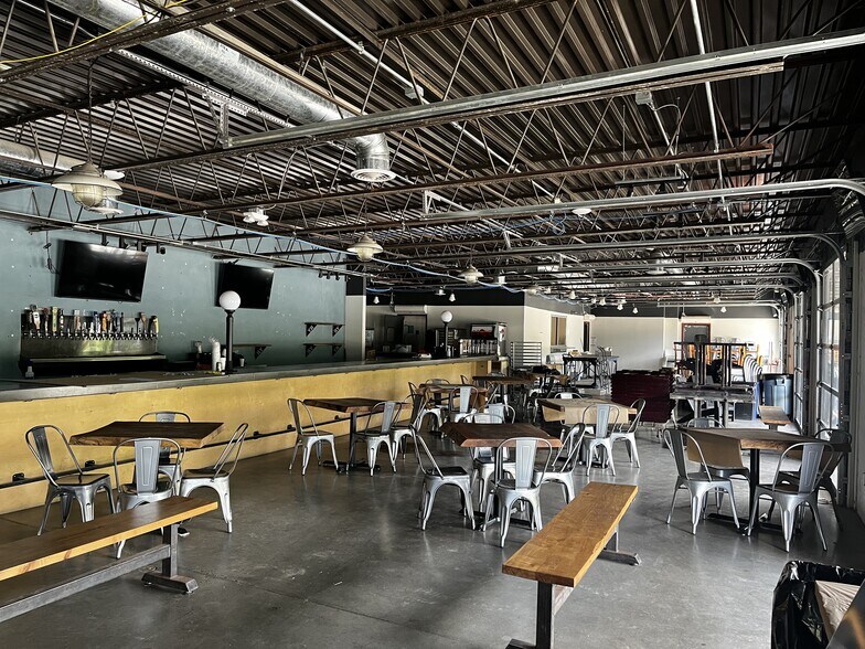 More Photos Of 141 Richardson Blvd, Black Mountain General Retail For Sale