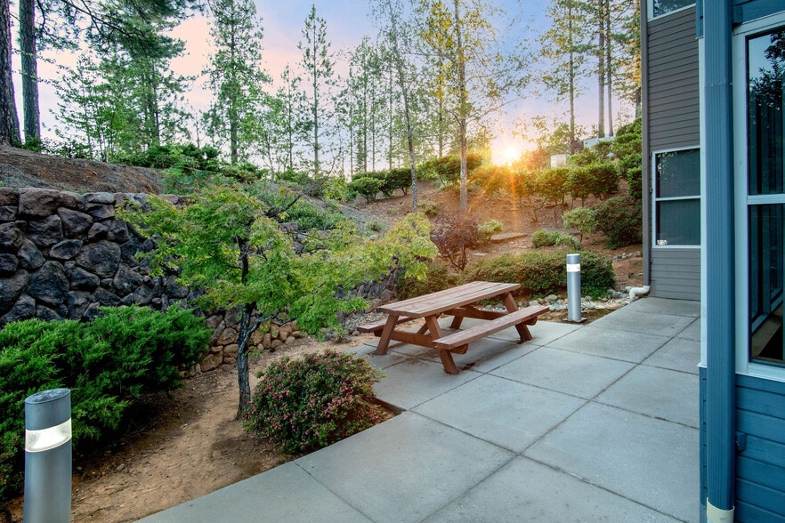 More Photos Of 350 Crown Point Cir, Grass Valley Office For Lease