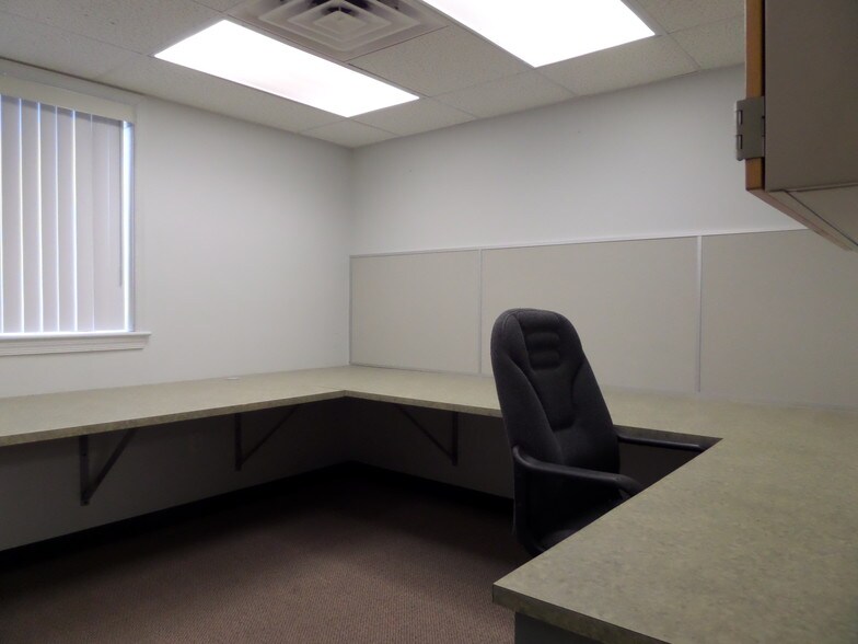 More Photos Of 5646 Mount Pleasant Rd, Bernville Warehouse For Lease