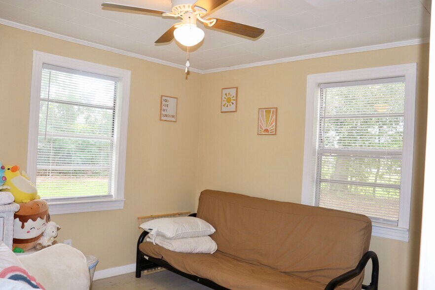 More Photos Of 303 Corman Ave, Troy Contractor Storage Yard For Sale