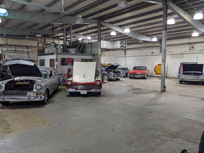 More Photos Of 5 Granite Rd, Acton Warehouse For Lease