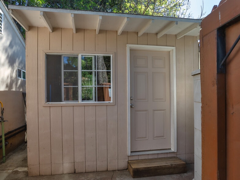 More Photos Of 5233 Lemp Ave, North Hollywood Multifamily For Sale