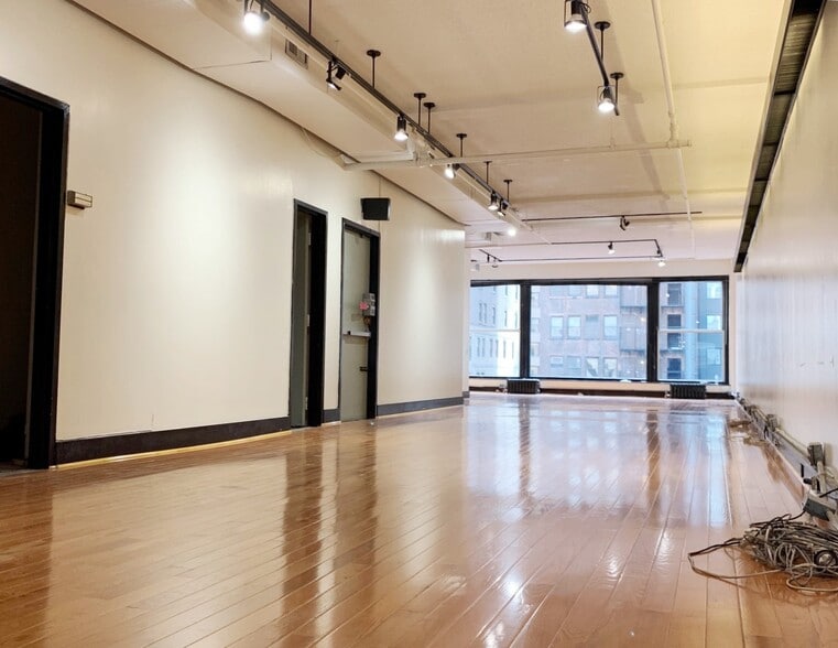 More Photos Of 21 W 39th St, New York Loft Creative Space For Lease