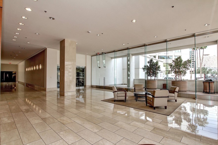 More Photos Of 3033 N Central Ave, Phoenix Office For Sale