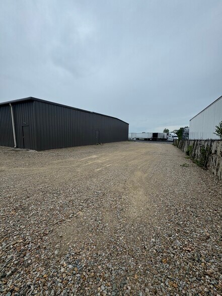 More Photos Of 4315 Gibson Dr, Tipp City Warehouse For Lease