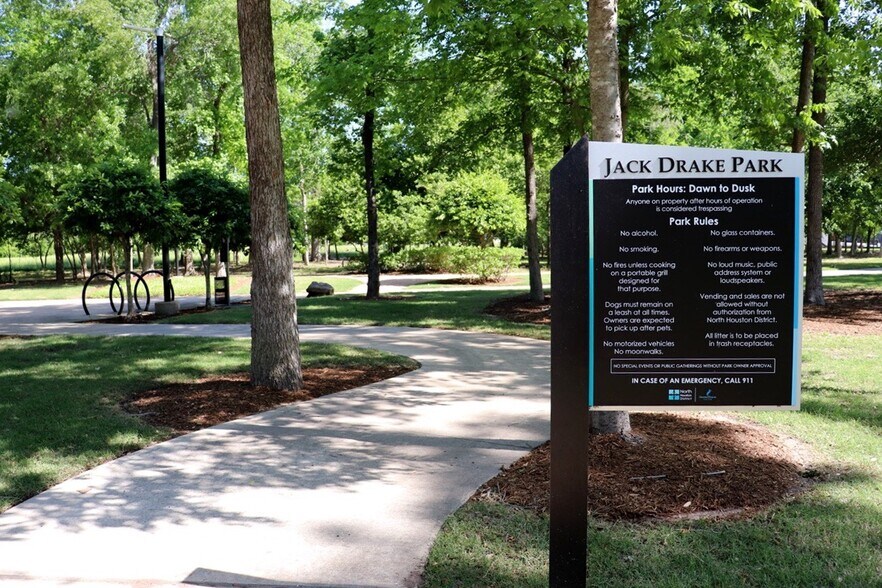 More Photos Of 740 Bradfield Rd, Houston Light Distribution For Lease