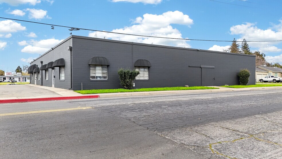 More Photos Of 1505-1507 W 18th St, Merced Warehouse For Lease