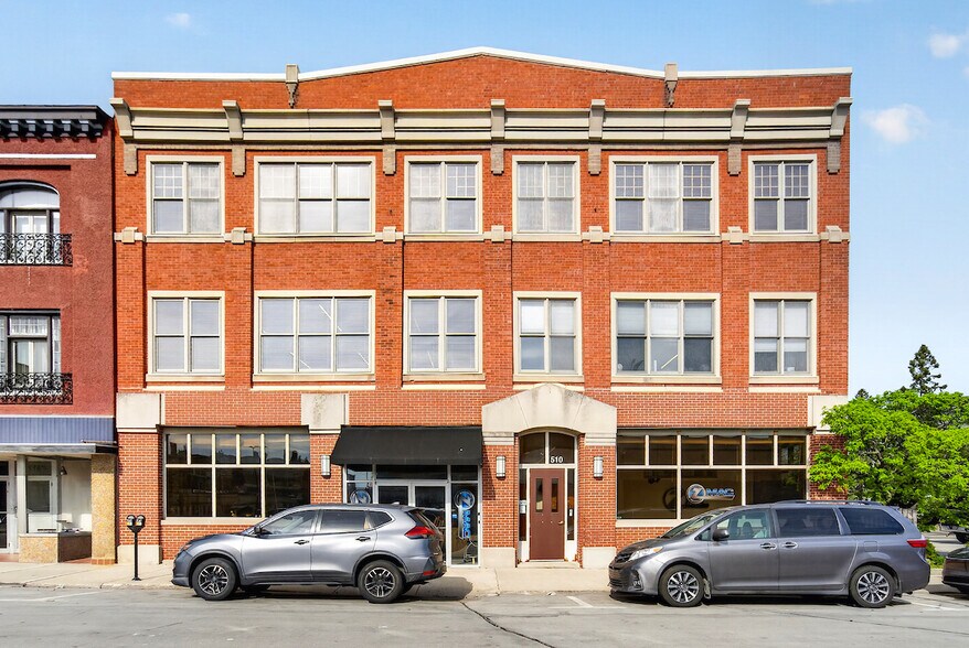 More Photos Of 510 College Ave, Racine Storefront Retail Office For Sale