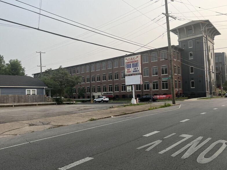 More Photos Of 1056 E Oak St, Louisville Storefront For Lease