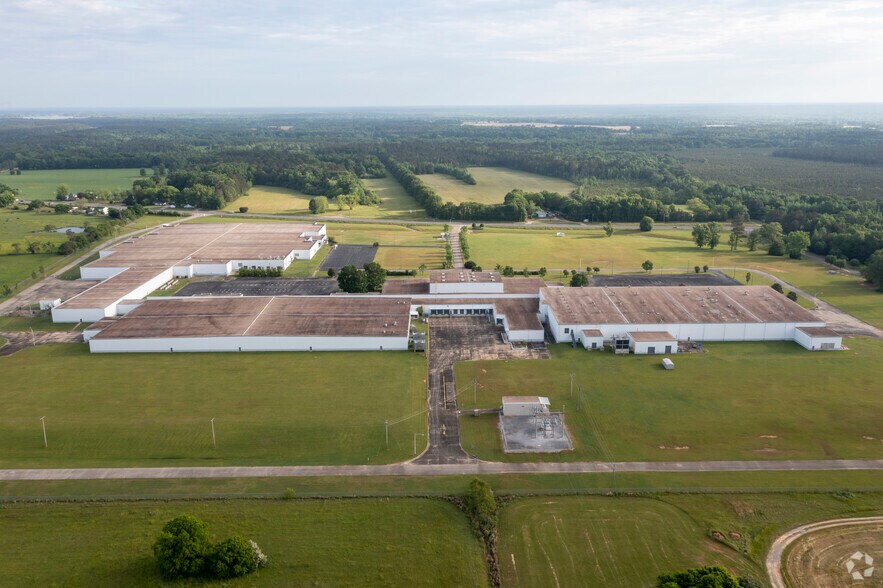 More Photos Of 3145 Elmore Rd, Wetumpka Manufacturing For Lease