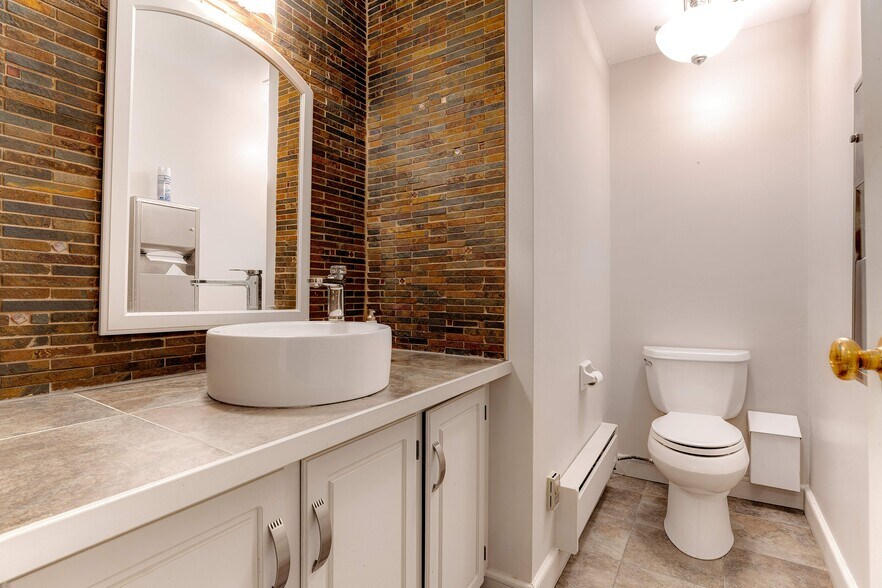 More Photos Of 13-15 Bold St, Hamilton Office Residential For Sale