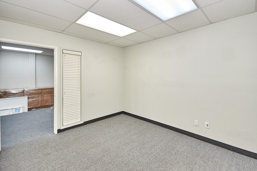 More Photos Of 1532-1538 W Commonwealth Ave, Fullerton Storefront Retail Residential For Lease