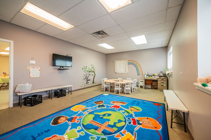 More Photos Of 3530 Park Plaza Rd, Paducah Flex For Lease
