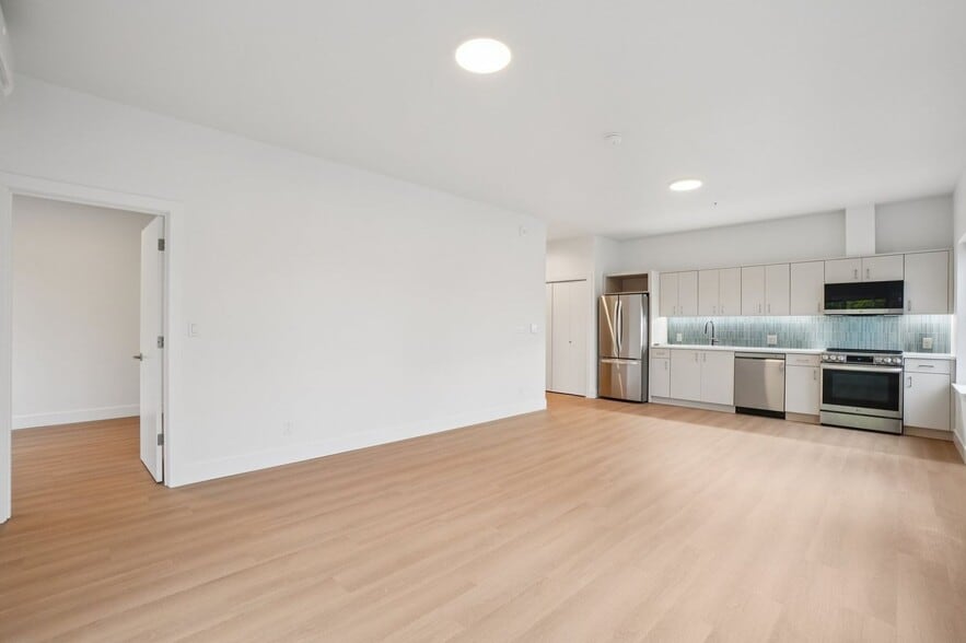 More Photos Of 4920 SW Pacific Ave, Beaverton Apartments For Lease