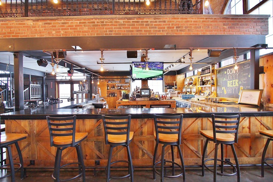 More Photos Of 88-110 Rondout Landing, Kingston Restaurant For Sale