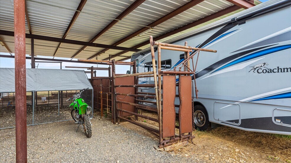More Photos Of 6286 FM 2146, Jourdanton Land For Sale