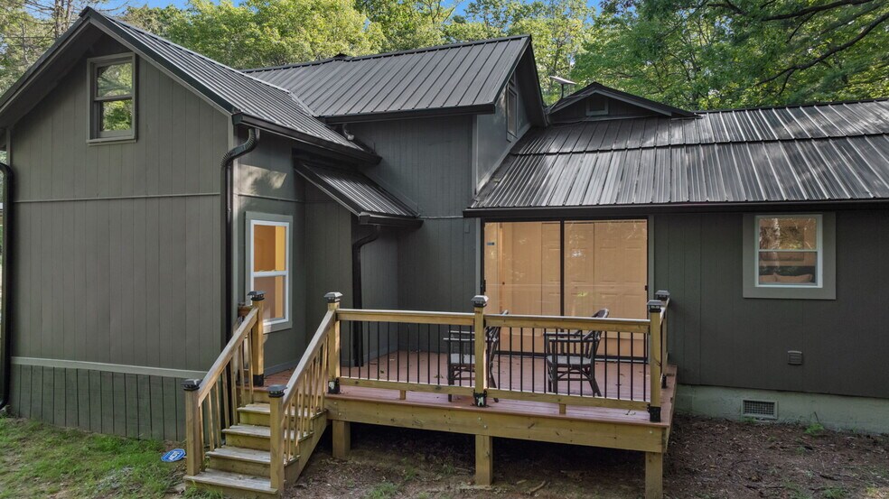 More Photos Of 122 Highlands View Rd, Highlands Specialty For Sale