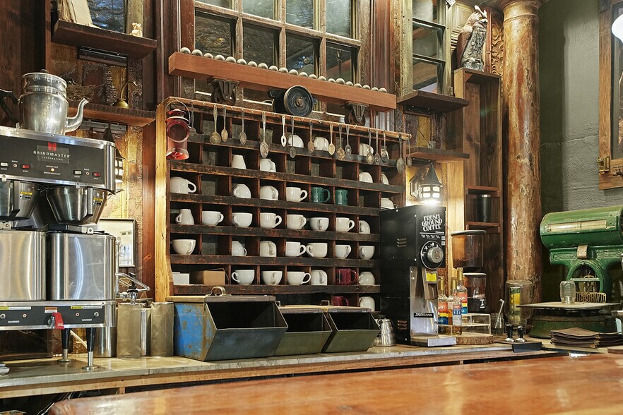 More Photos Of 424 Walbridge St, Kalamazoo Industrial For Sale