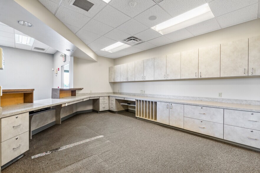 More Photos Of 77-87 Glade Dr, Kittanning Flex For Sale