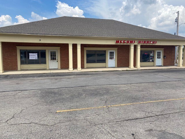 More Photos Of 1430-1490 W Main St, Troy Unknown For Lease