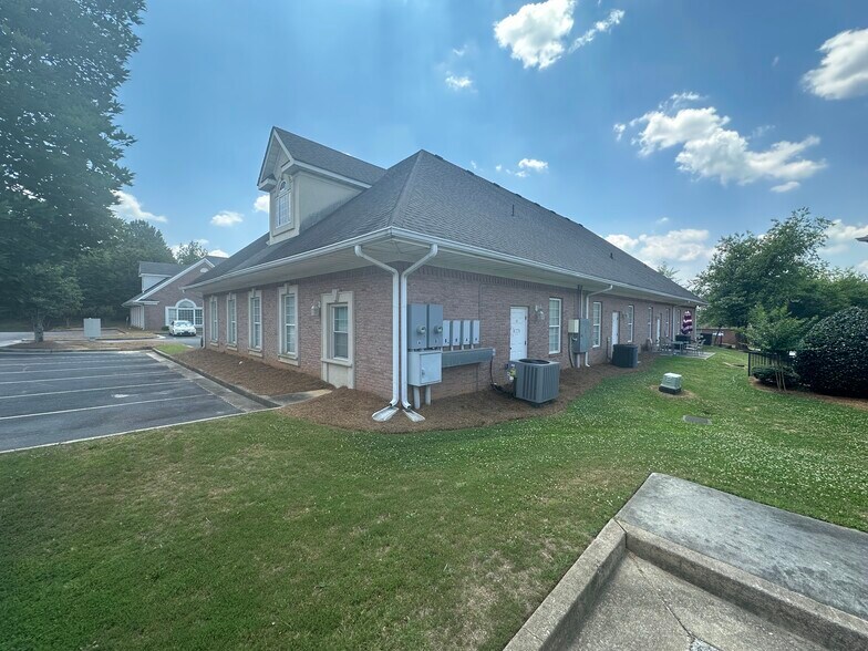 More Photos Of 1255 Commercial Dr SW, Conyers Medical For Sale