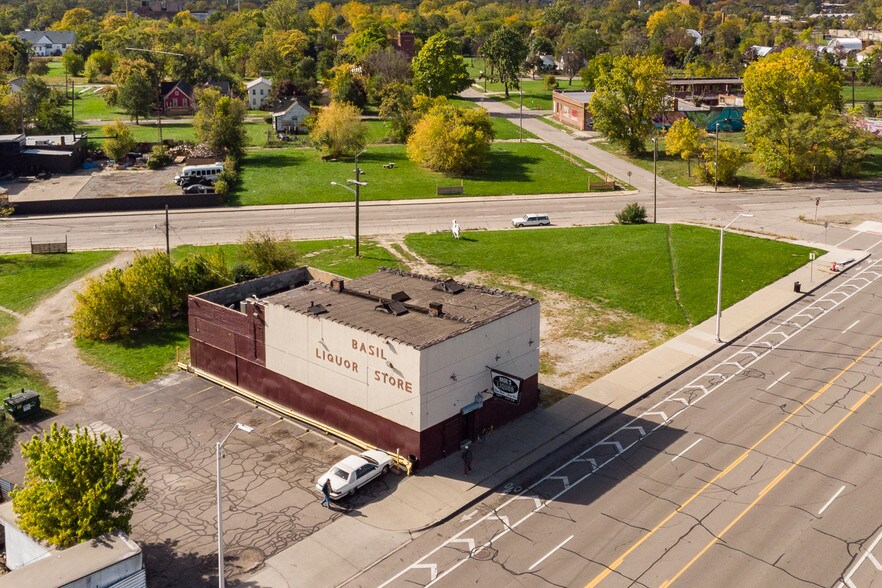 More Photos Of 4515 Grand River Ave, Detroit Freestanding For Lease