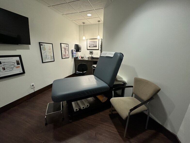More Photos Of 10485 W Commerce Dr, Carmel Office For Sale