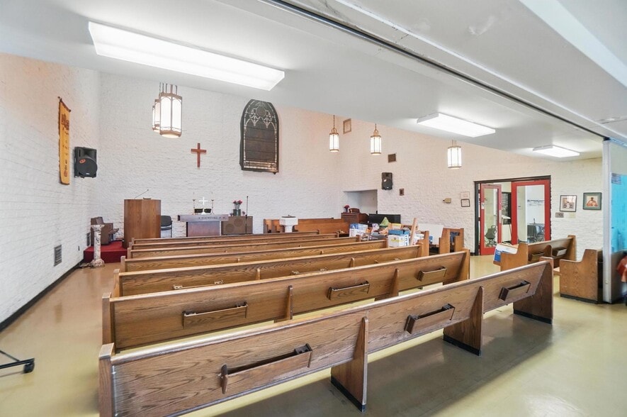 More Photos Of 1708 Baymiller St, Cincinnati Religious Facility For Sale
