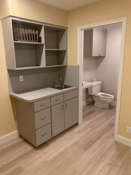 More Photos Of 1230 S Federal Hwy, Boynton Beach Office For Lease