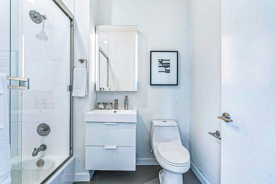 More Photos Of 5880 N Greeley Ave, Portland Apartments For Sale