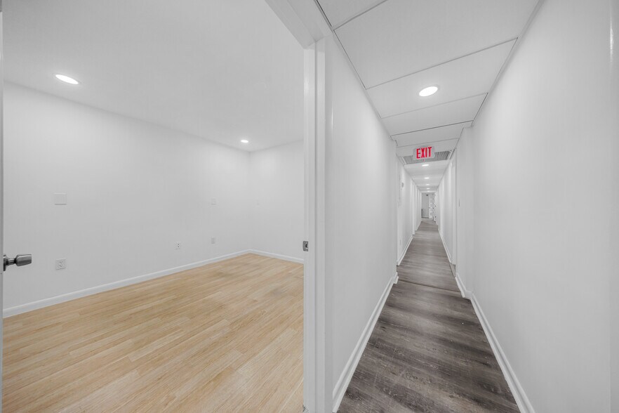 More Photos Of 7550 W 2nd Ct, Hialeah Warehouse For Lease