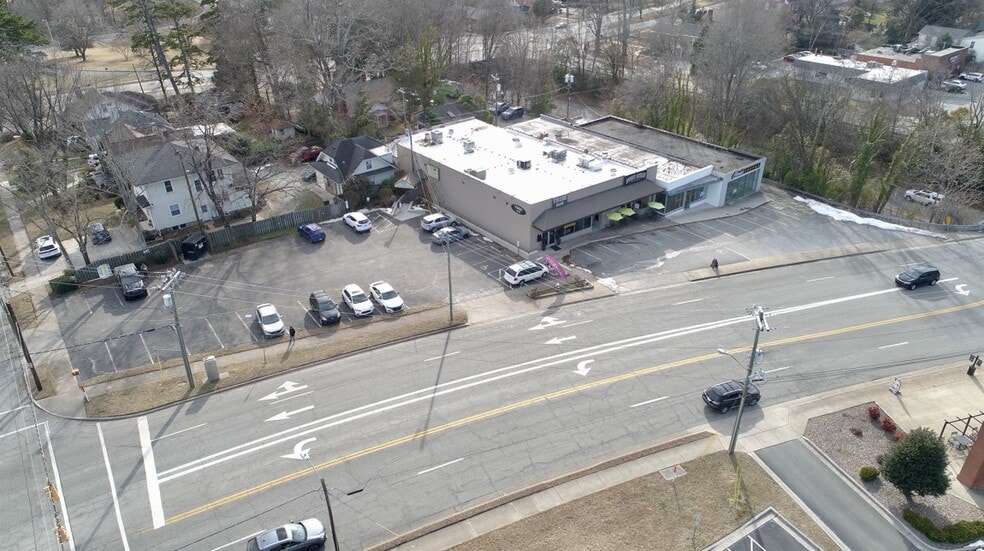 More Photos Of 1607-1609 W Friendly Ave, Greensboro Storefront For Lease