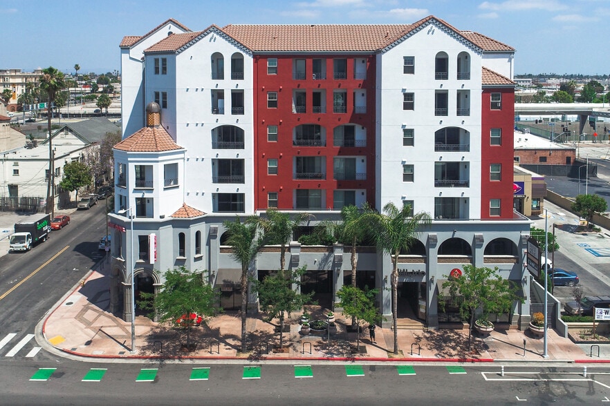 More Photos Of 2700 S Figueroa St, Los Angeles Apartments For Lease