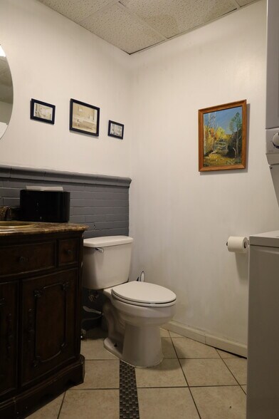 More Photos Of 613 Chillicothe St, Portsmouth Storefront Retail Office For Lease