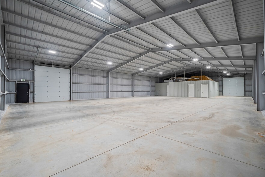 More Photos Of 8922 County Road 6820, Lubbock Warehouse For Lease