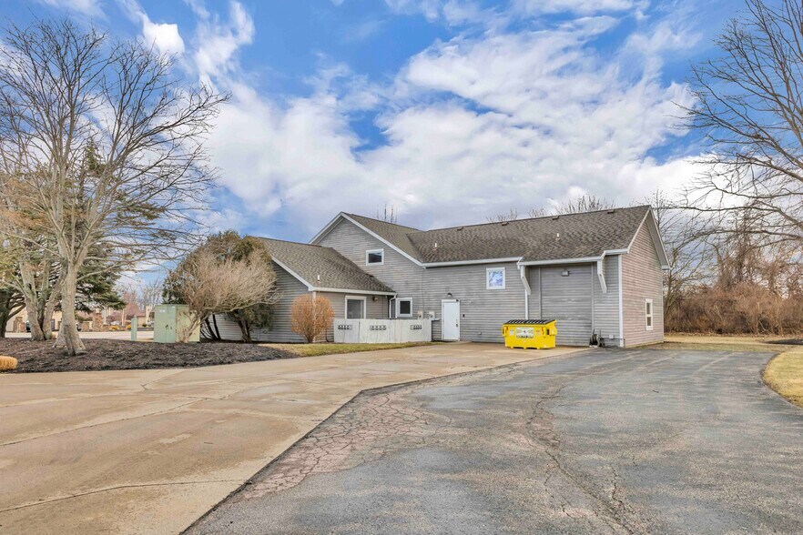 More Photos Of 14006 W Lake Rd, Vermilion Freestanding For Sale