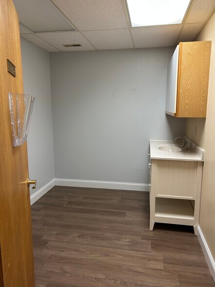 More Photos Of 2201 Jackson Blvd, Rapid City Office For Lease