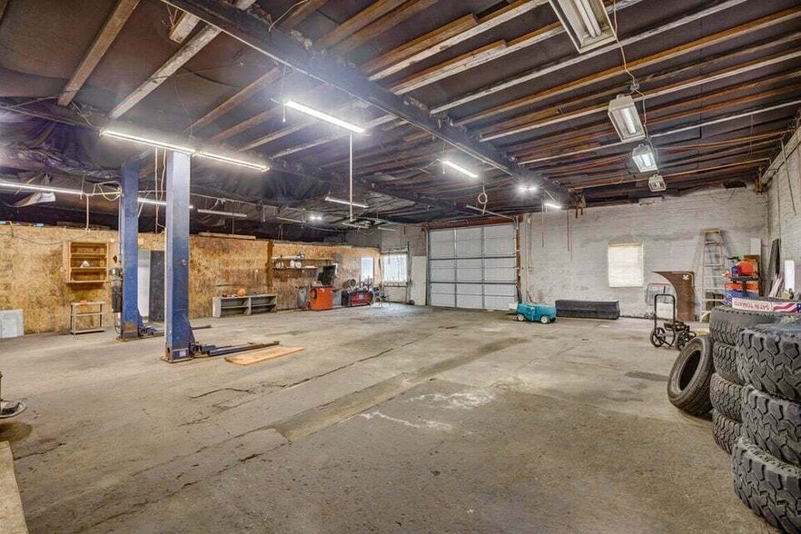 More Photos Of 8825 Dixie Hwy, Corinth Auto Repair For Sale