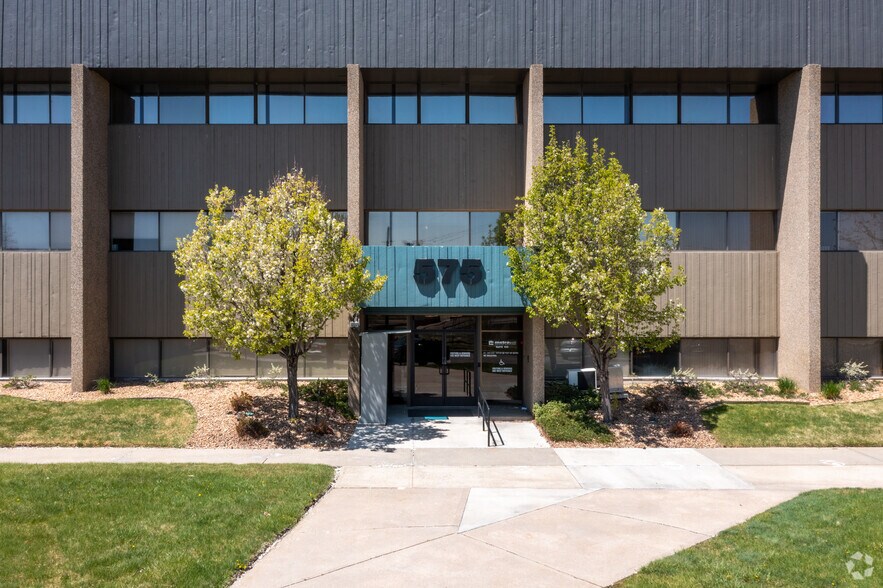More Photos Of 575 Union Blvd, Lakewood Office For Lease