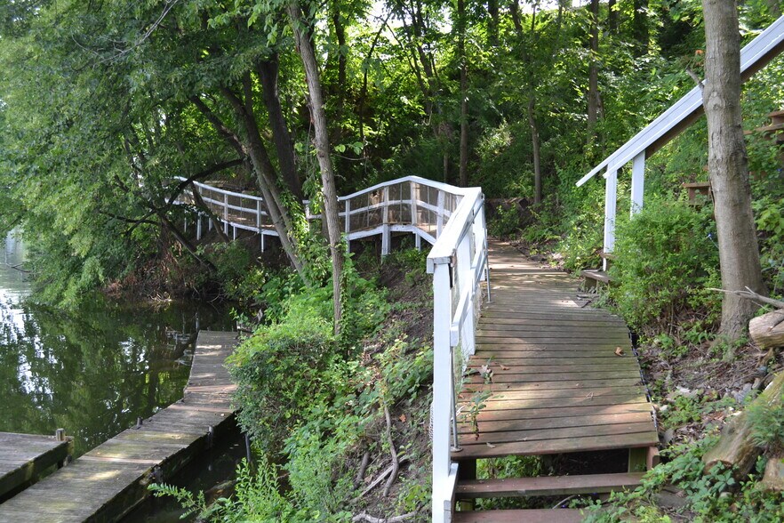 More Photos Of 2373 Untalulti Dr, Monticello Specialty For Sale