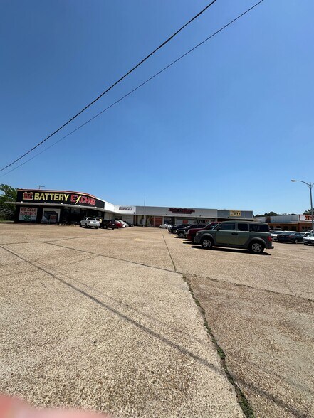 More Photos Of 1700 Terry Rd, Jackson General Retail For Sale