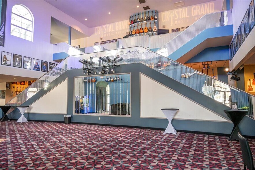 More Photos Of 430 Munroe Ave, Wisconsin Dells Theater Concert Hall For Sale
