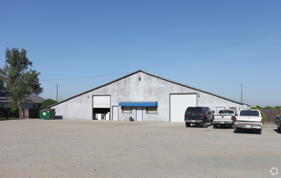 Primary Photo Of 551 N Spruce Rd, Exeter Warehouse For Lease