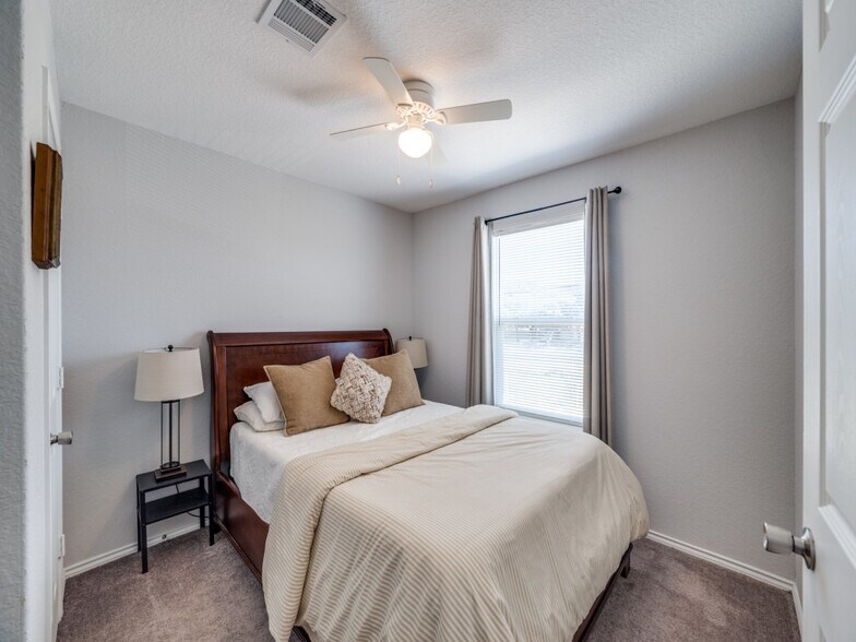 More Photos Of 6934 Crestway Rd, San Antonio Apartments For Sale