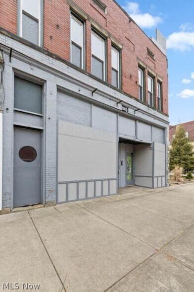 More Photos Of 317 E Main St, Alliance General Retail For Sale