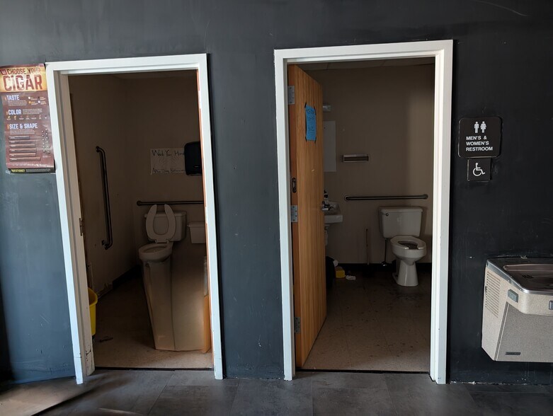 More Photos Of 432 S Burnett Rd, Springfield Unknown For Lease