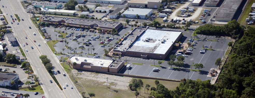 More Photos Of 1638 SE Federal Hwy, Stuart Unknown For Lease