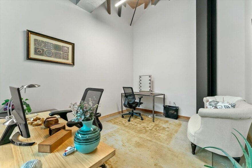 More Photos Of 308-312 S Alameda St, Los Angeles Office For Lease