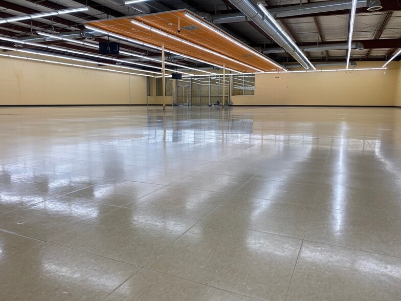 More Photos Of 4404 Old Rural Hall Rd, Winston-Salem Freestanding For Lease